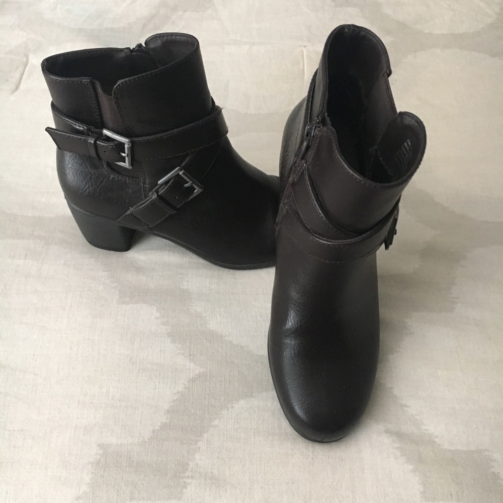 Boots - Picture 4 of 4